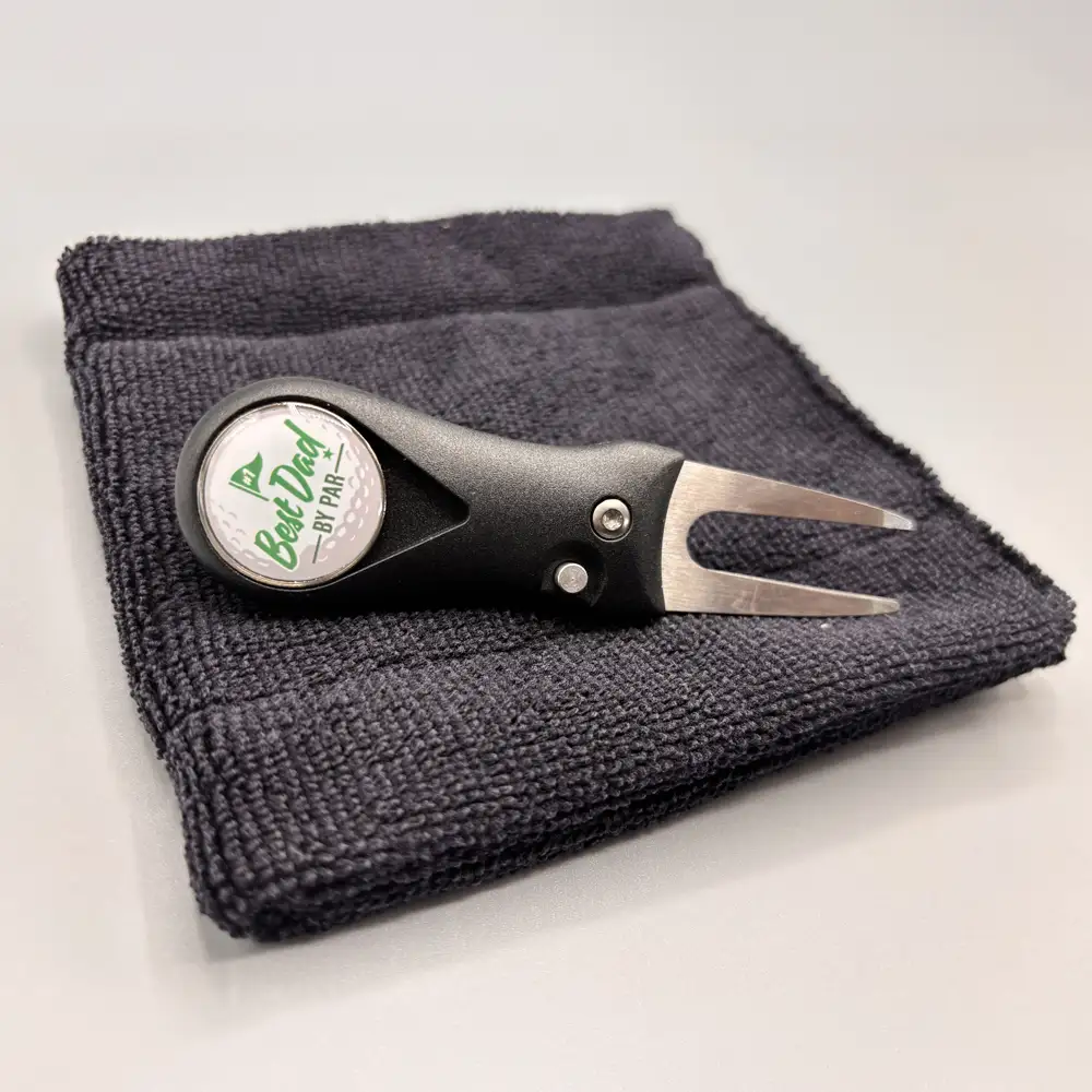 ClubScoop best dad by par divot tool and towel